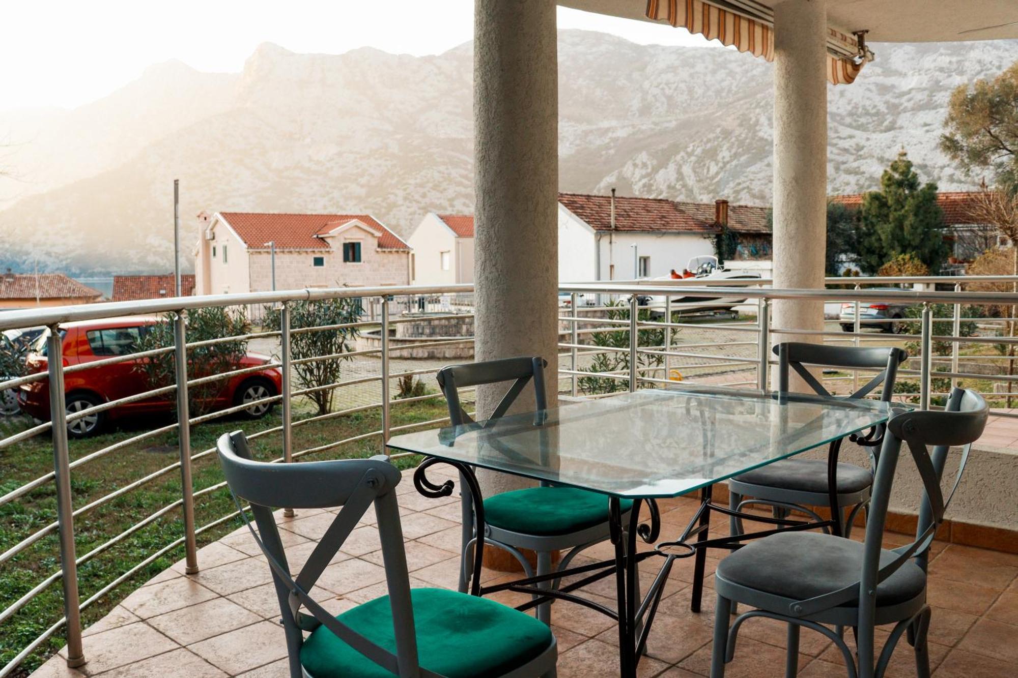 Apartman Mia Risan Exterior foto
