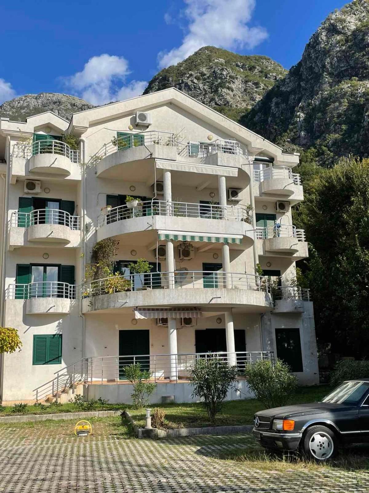 Apartman Mia Risan Exterior foto